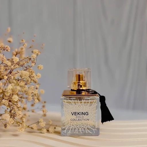VEKING LALIQUE LAMOUR